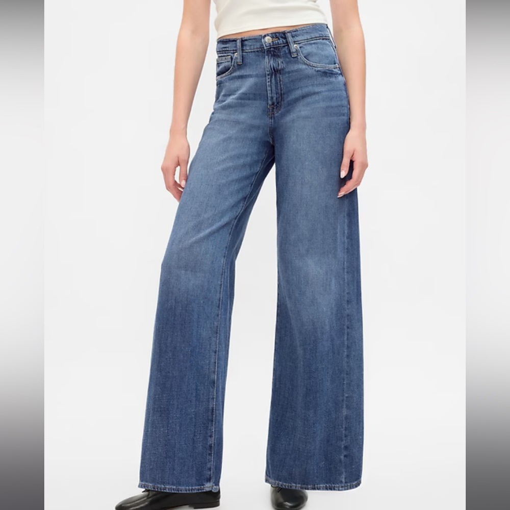 Gap high rise wide leg women’s jeans size 28L
